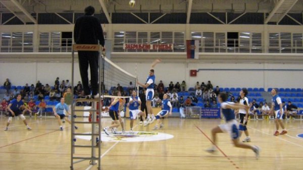 Samo pobeda čuva nadu za opstanak, Druga liga "Istok"