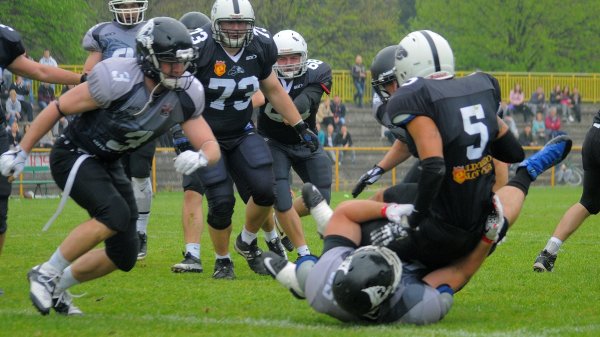 Veprovi protutnjali Pančevom, Sport klub Prva liga Srbije