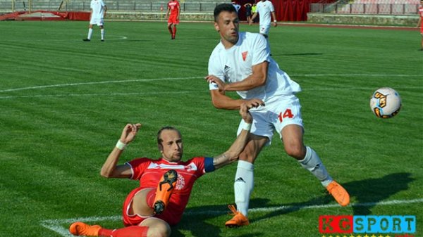 Slavljenička pesma Novosađana na "Čika Dači", Prva liga Srbije