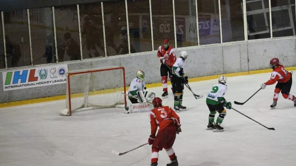 Zvezda nadigrala Medvešćak, novi poraz Vojvodine, IHL liga