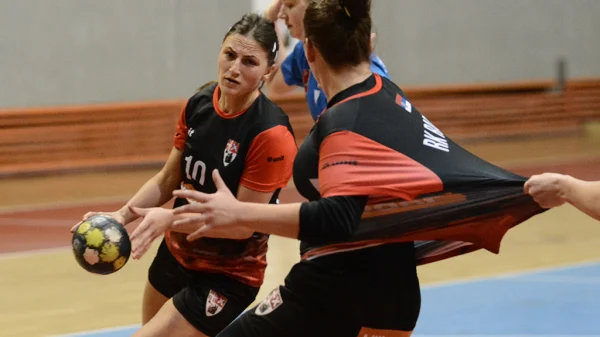 Kragujevčanke dominantne u derbiju kola, Super B