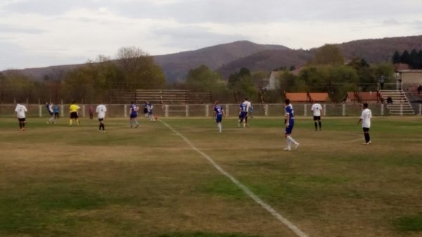 Kosanica pobedila fenjeraša, Zona "Jug"