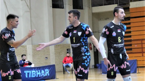 Odbojkaši Bečeja vratili se iz Novog Sada sa bodom, Prva B liga
