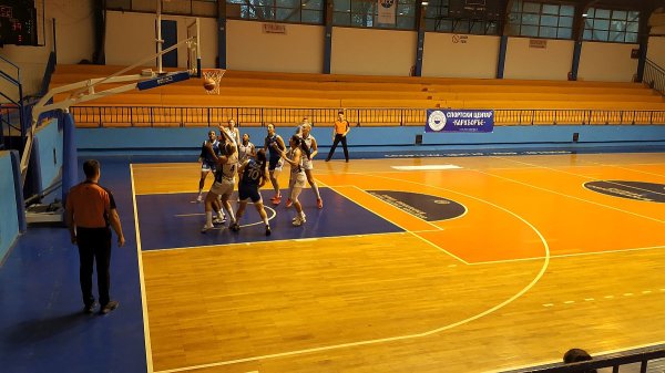 Pravo lice "malenih", Prva ženska liga Srbije