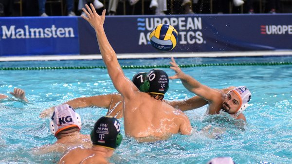 Šampion slavio u Kragujevcu, LEN Champions League - group B