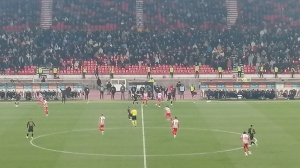 Buran večiti derbi, začinjen goleadom, završen bez pobednika, Mozzart Bet Super liga Srbije